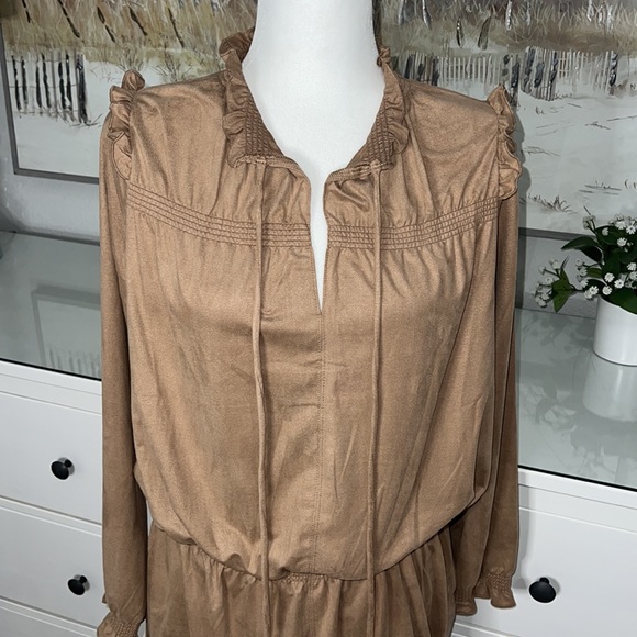 NWT Vertigo Ruffled Smocked Tunic Long Sleeve in Camel / Lightweight Faux Suede - Picture 2 of 14
